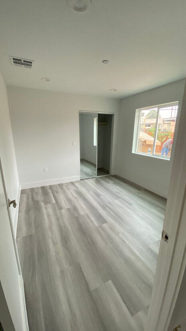Building Photo - 463 S Ford Blvd