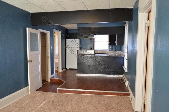 Building Photo - 825 Avenue C