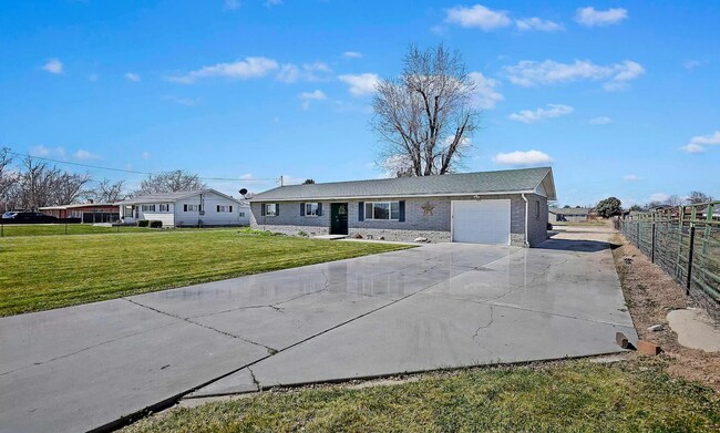 Building Photo - 2519 N Middleton Rd