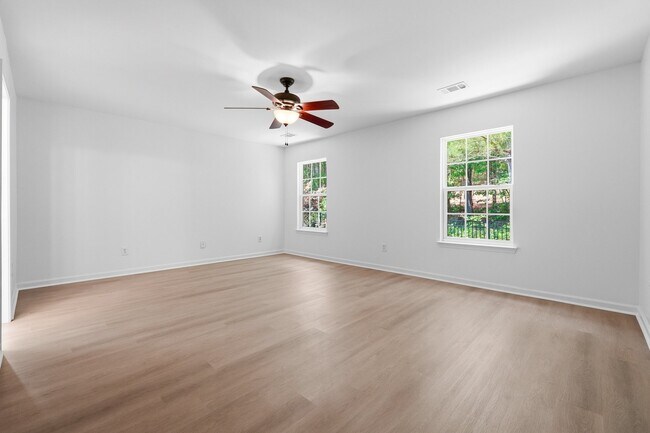 Foto del edificio - 3050 Centerglen Ln