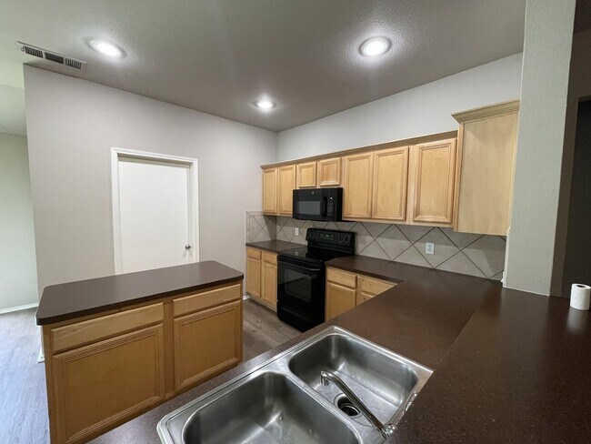 Building Photo - 7404 Fossil Creek Dr