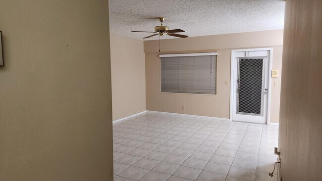 Building Photo - 251 Fanshaw F