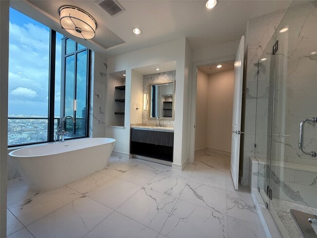 Building Photo - 2525 Turtle Creek Blvd