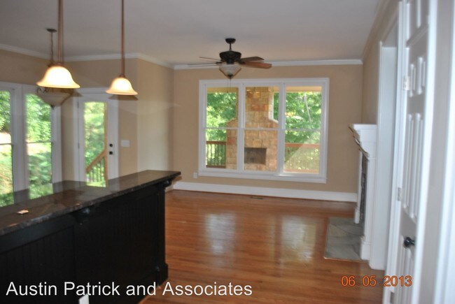 Foto del edificio - 130 Gold Springs Ct