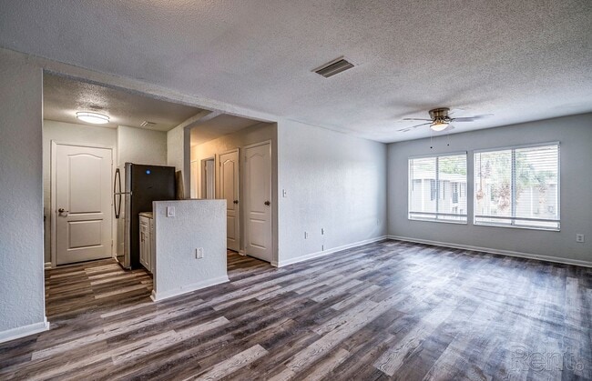 Interior Photo - Everest Gardens