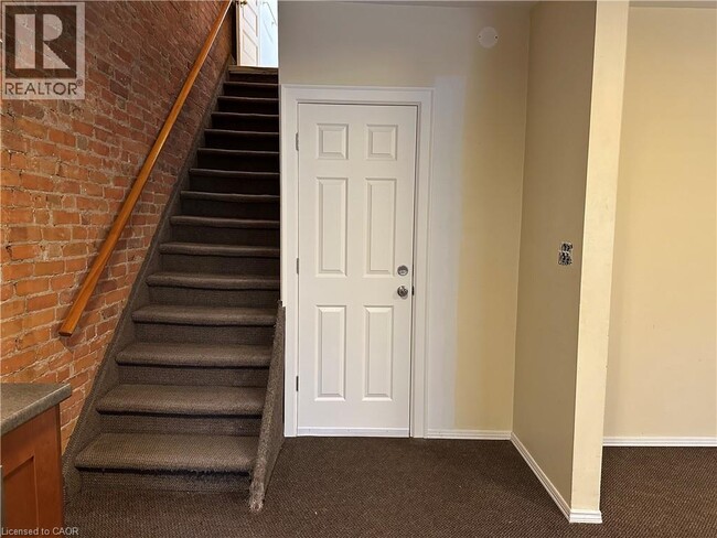 Building Photo - 196 Hatt St