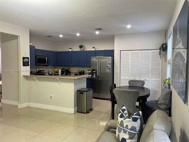 Foto del edificio - 10866 NW 51st Ln