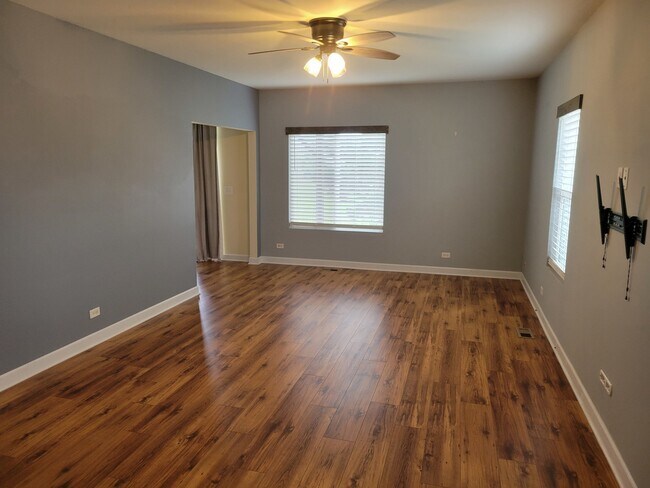 Foto del edificio - 1613 Fredericksburg Ln