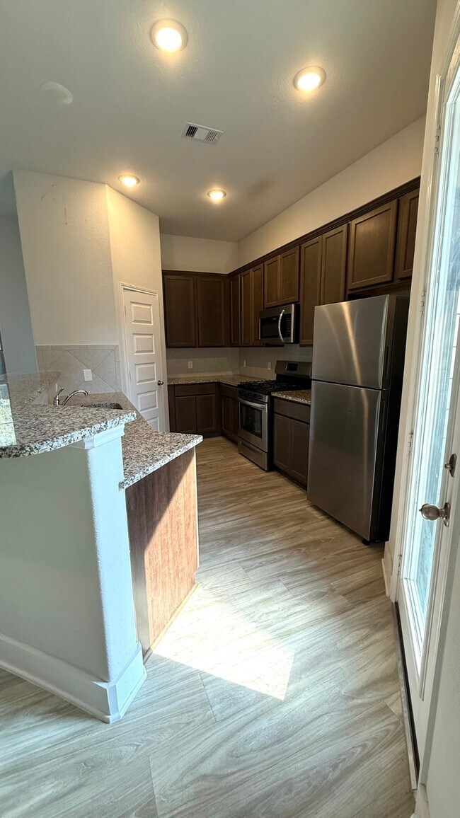 Foto del edificio - 4001 Cusco Ln