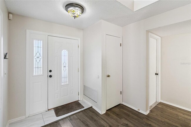 Foto del edificio - 610 Torrey Oaks Ct