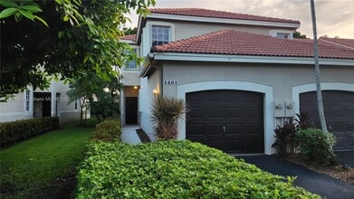 Building Photo - 1601 Sorrento Dr