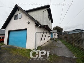 Building Photo - 421 1/2 17th Ave