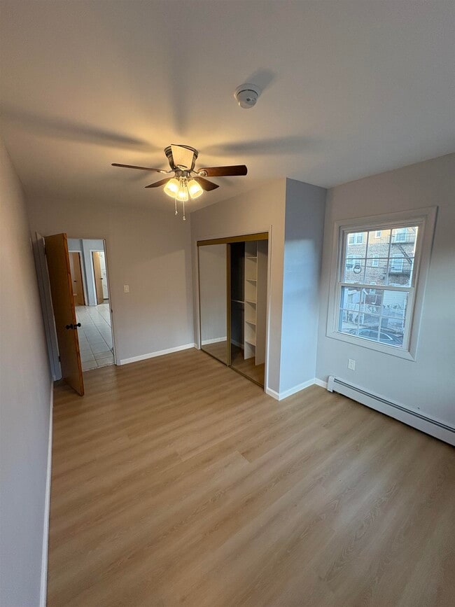 Foto del edificio - 226 Duncan Ave