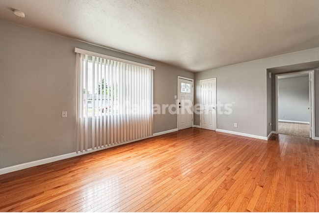 Foto del edificio - Move In Special $500 off August Rent!