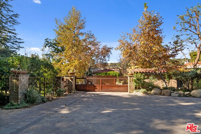 Foto del edificio - 3033 Turtle Creek Rd