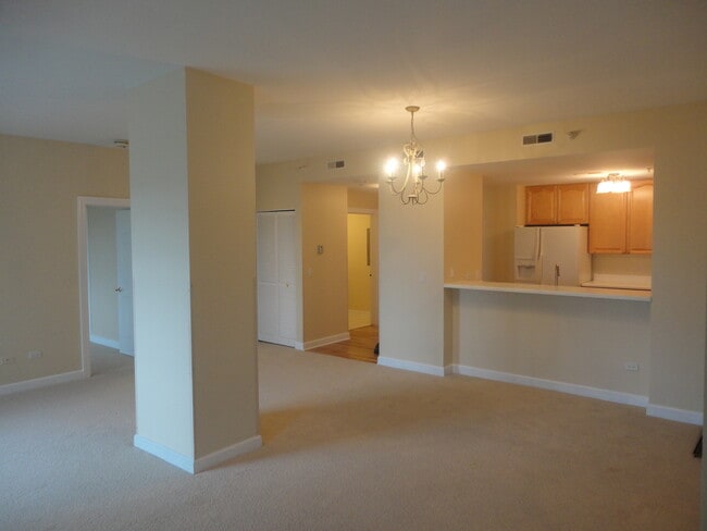 Building Photo - 44 N Vail Ave