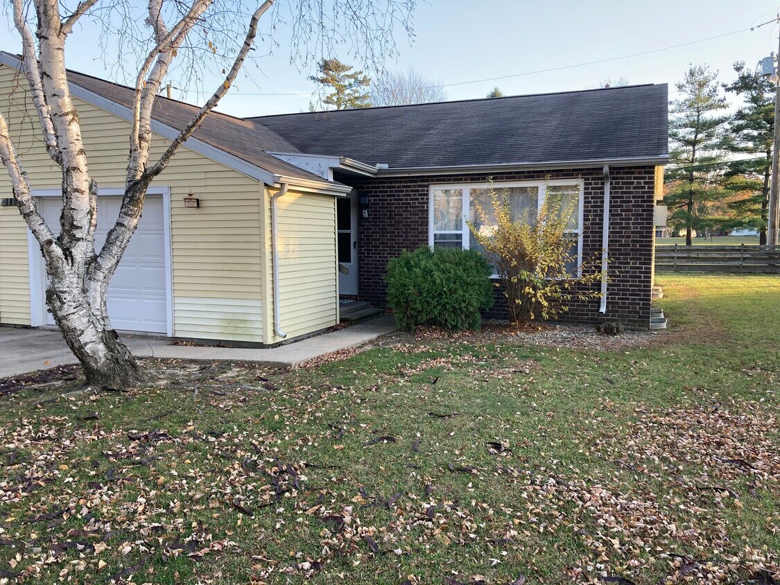 Building Photo - 505 B Bryan Ave.