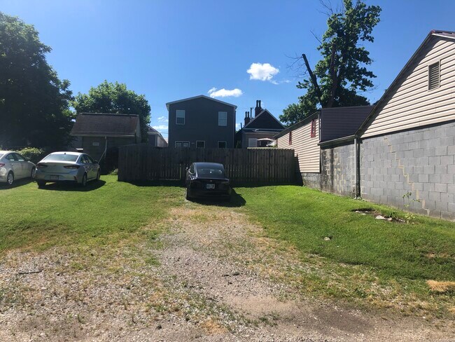 Foto del edificio - 1449 Mellwood Ave
