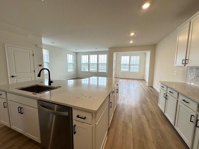 Building Photo - 5955 Hawkweed Dr