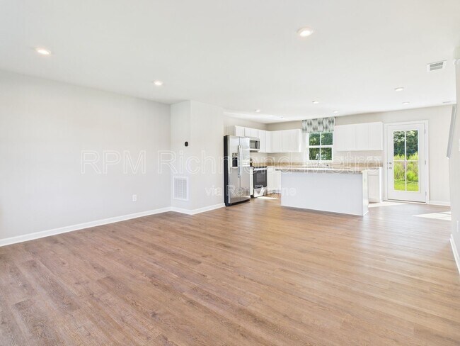 Foto del edificio - 2943 Travis Ln