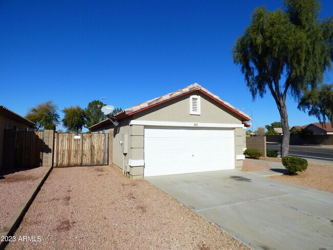 Foto del edificio - 15070 N 150th Ln
