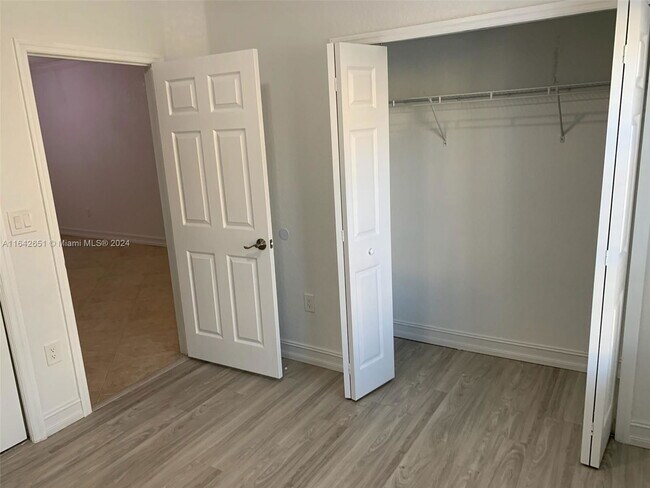 Foto del edificio - 10760 NW 82nd Terrace