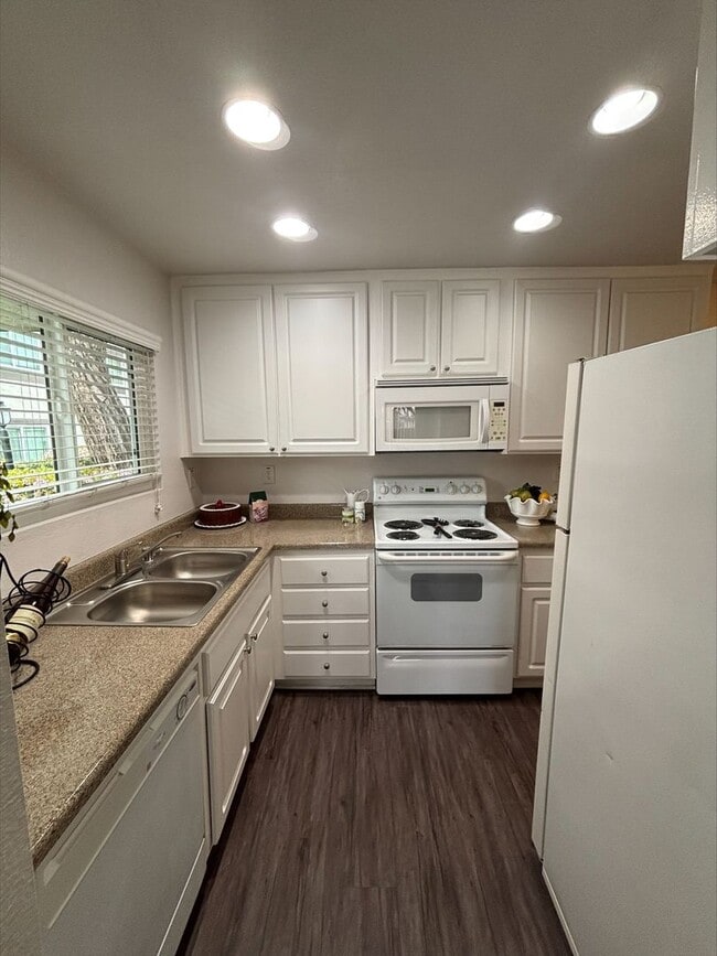 Interior Photo - 104 Brookstone Apartments