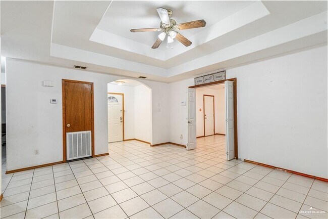 Foto del edificio - 8 E Ivy Ave