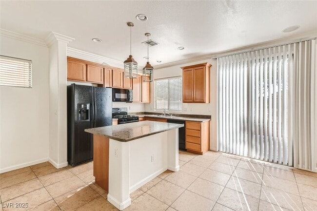 Foto del edificio - 3645 Lakeside Villas Ave