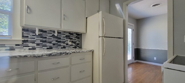 Foto del edificio - 2314 W Maple Ave