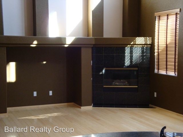 Building Photo - 3 br, 3.5 bath House - 4324 Baker Hill Street