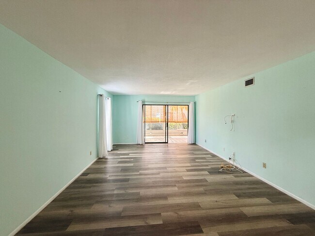 Building Photo - You Will LOVE this Ground Floor 2 Bedroom - Water Included (55+ Community)