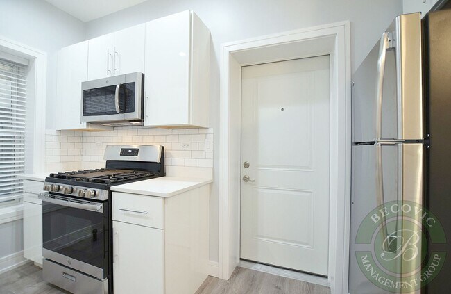 Foto del edificio - 6045 N Winthrop Ave