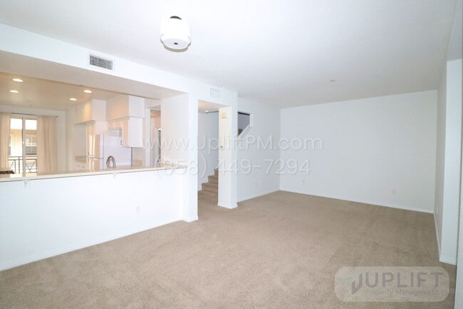 Building Photo - 2 Bed, 2 Bath Condo w/ Attached 2 Car Gara...