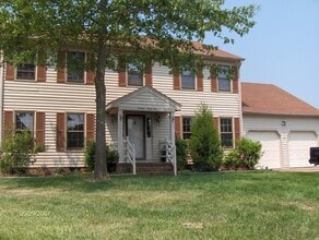 Building Photo - 1429 Ashburnham Arch