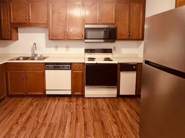 Kitchen - 138 Heritage Ln