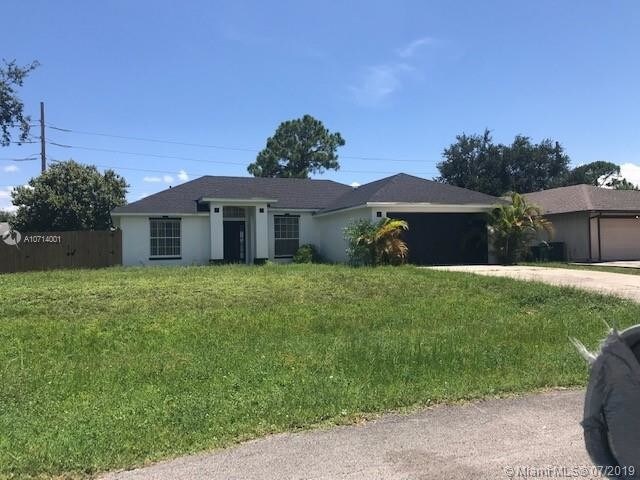 Foto principal - 692 SE Chapman Ave