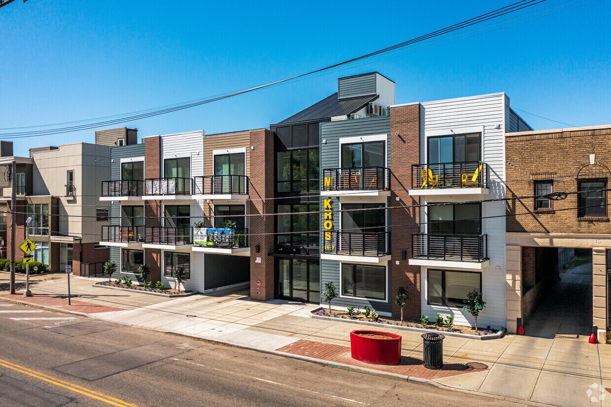 Mikros on Larchmere Apartments 12607 Larchmere Blvd Cleveland, OH