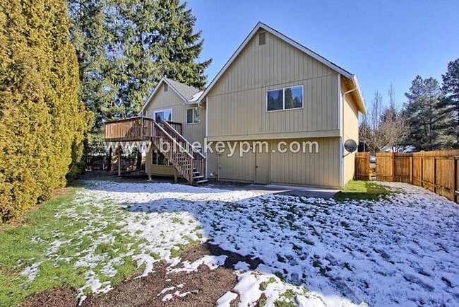 Building Photo - 3 Bed, 2.5 Baths Home with Family Room and Office in Mt. Vista