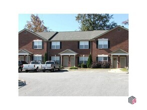 Building Photo - 460 Barnett Shoals Rd