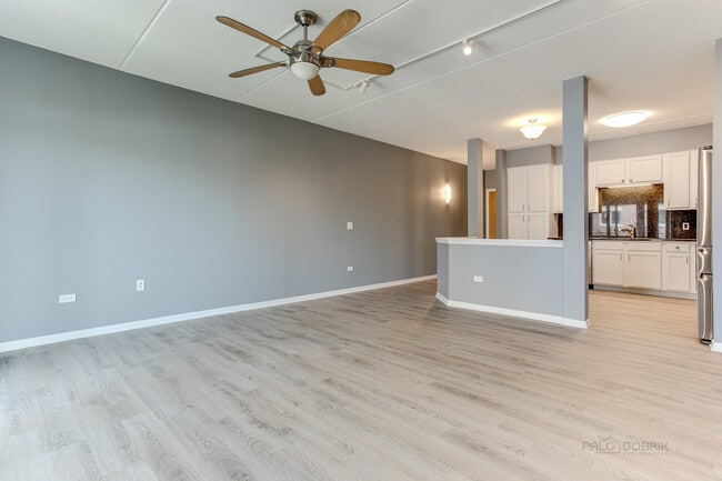 Building Photo - 8711 W Bryn Mawr Ave