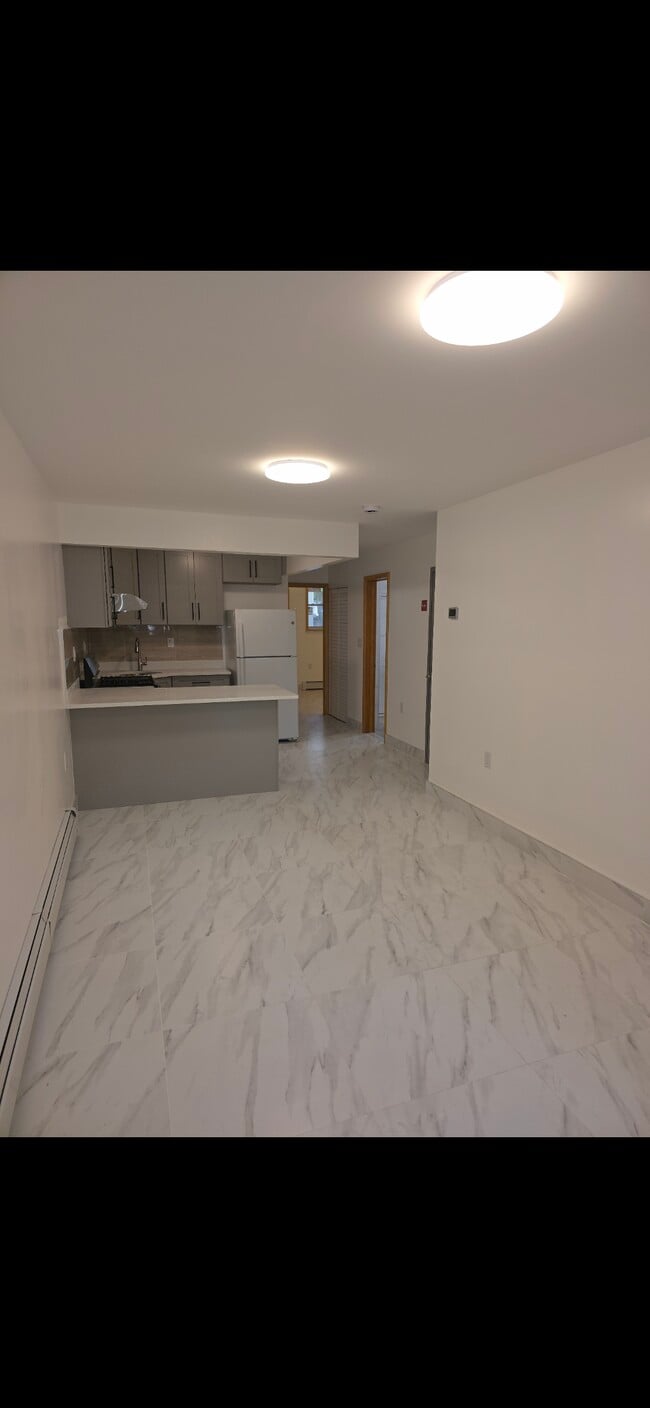 Building Photo - 852 Bay Ridge Ave