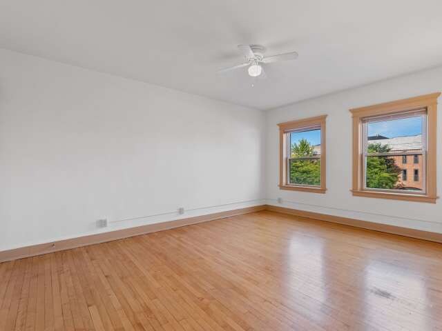 Foto del edificio - 2217 W Wisconsin Ave