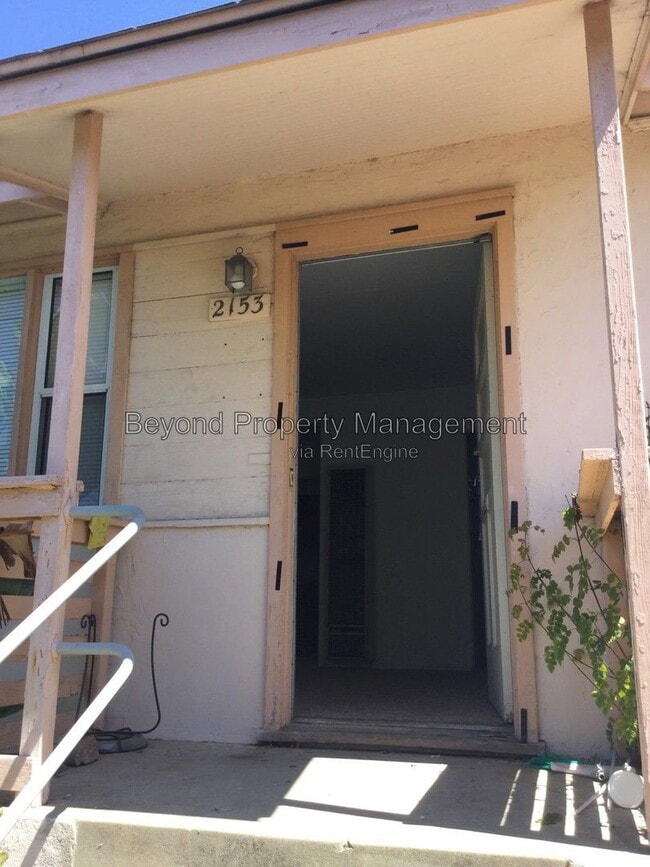 Building Photo - 2153 Drescher St