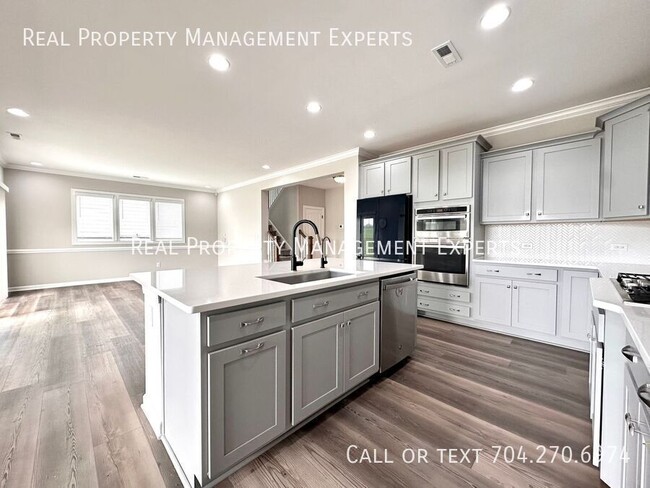 Foto del edificio - 6511 Wildbrook Dr