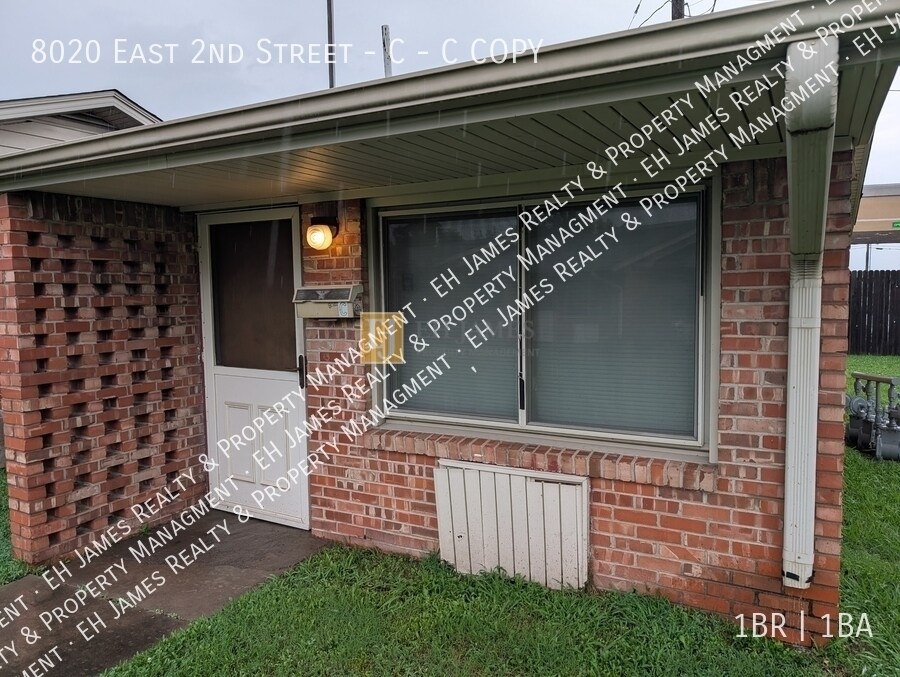 Foto principal - 8020 E 2nd St S
