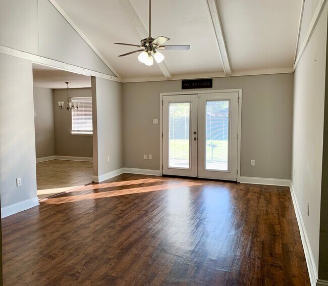 Building Photo - 3BD/2BA House for Lease in BR off Old Hammond