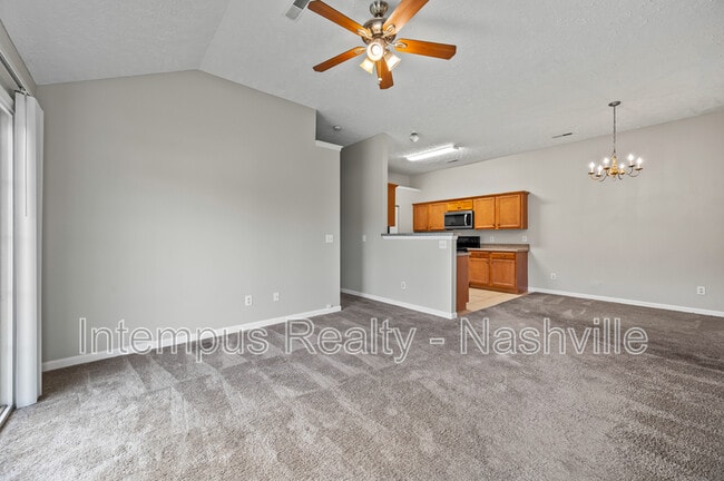 Building Photo - 553 Rose Cottage Cir