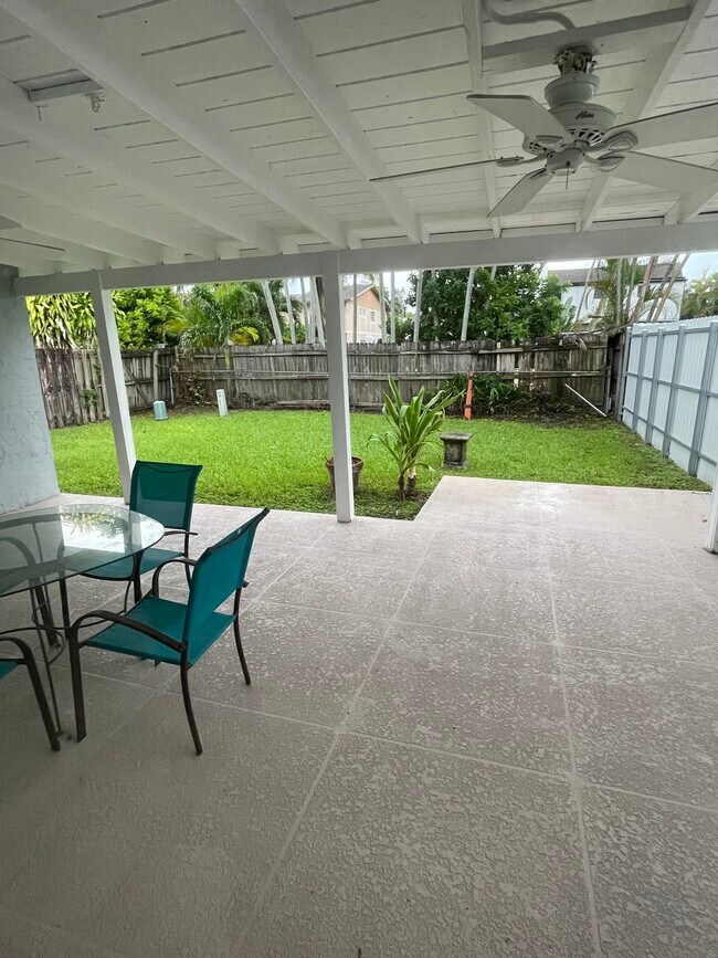 Foto del edificio - 2435 SW 109th Ct