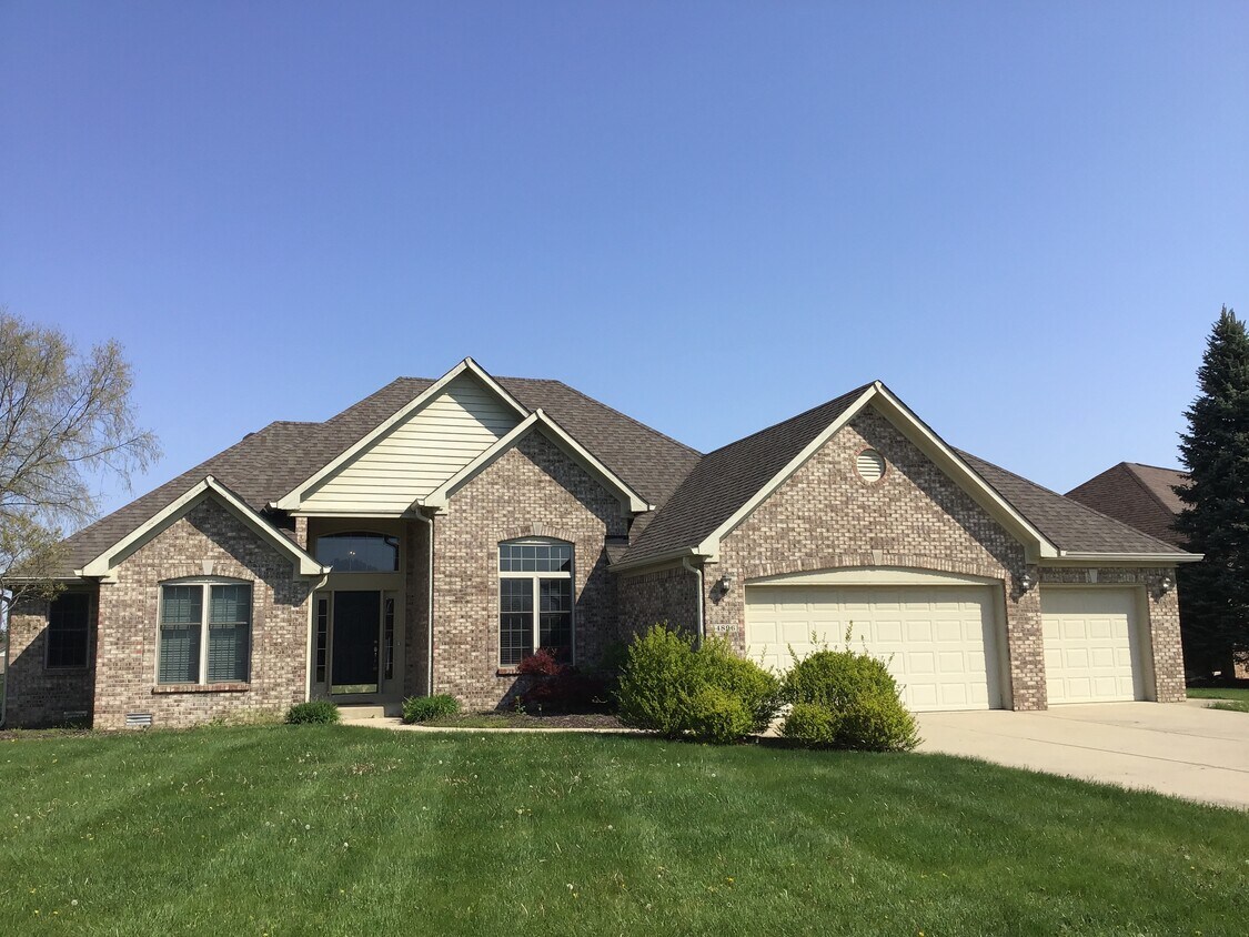 Foto principal - 4896 W Cedar Creek Place